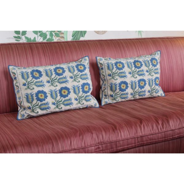 1940s-mediterranean-blue-and-white-wool-lumbar-pillows-a-pair-0370