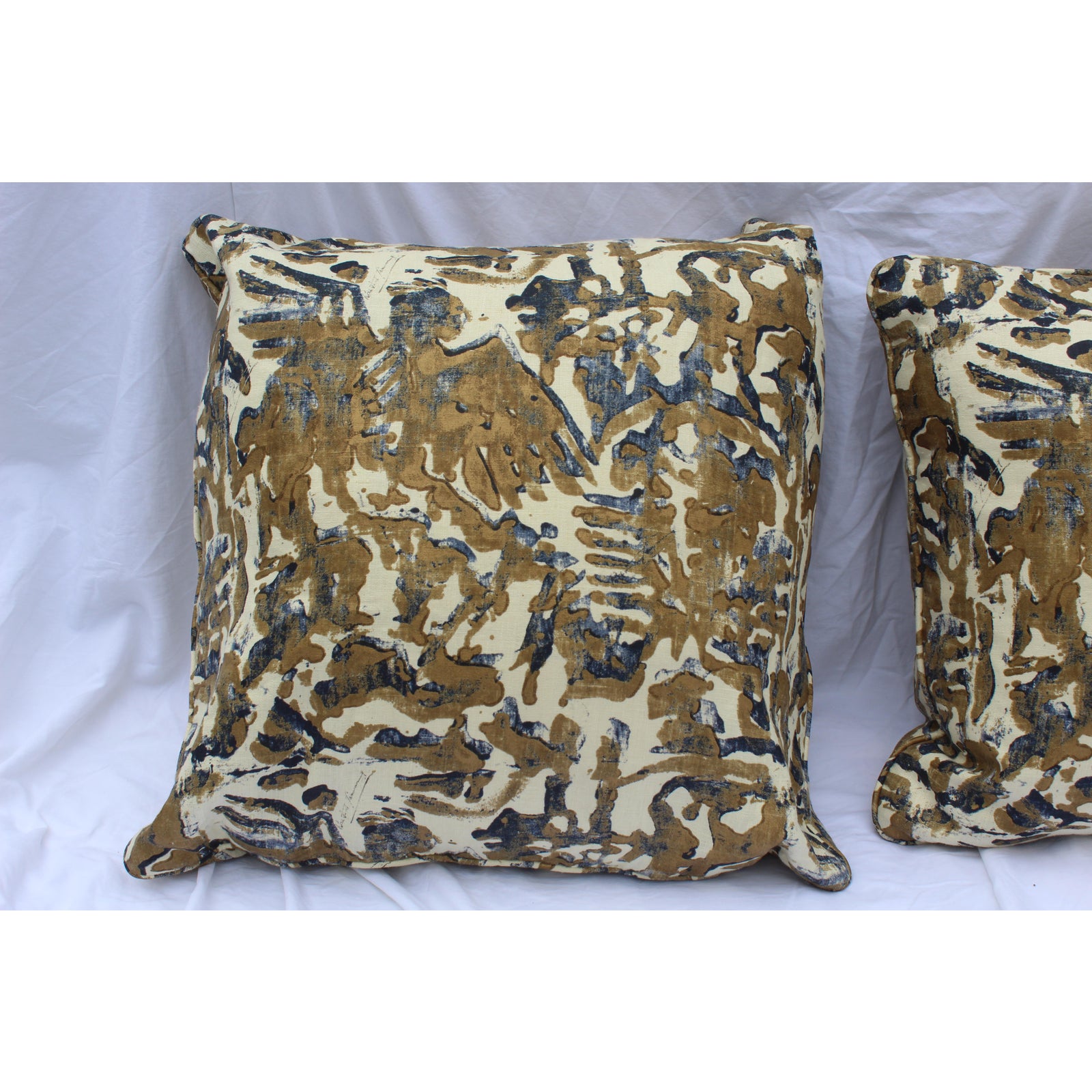 contemporary-printed-linen-navy-blue-and-bronze-down-pillows-a-pair-0230