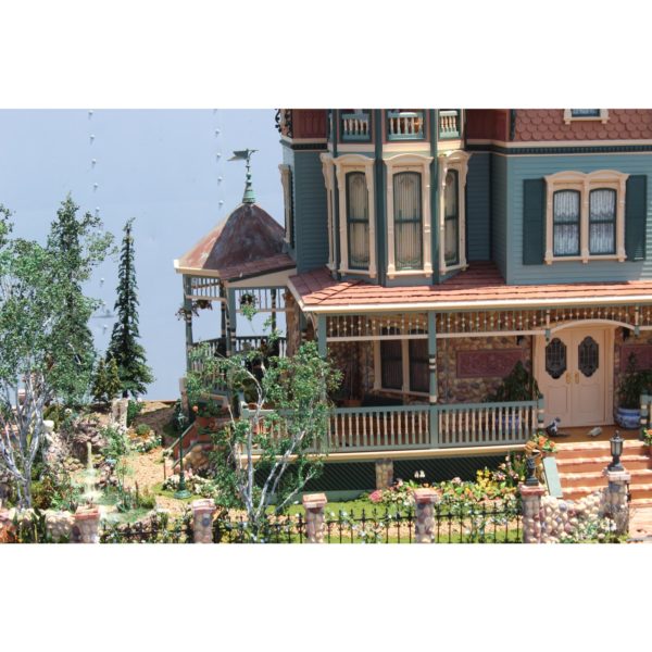 heritage-museum-la-on-s-calif-architecture-victorian-doll-house-and-case-3997