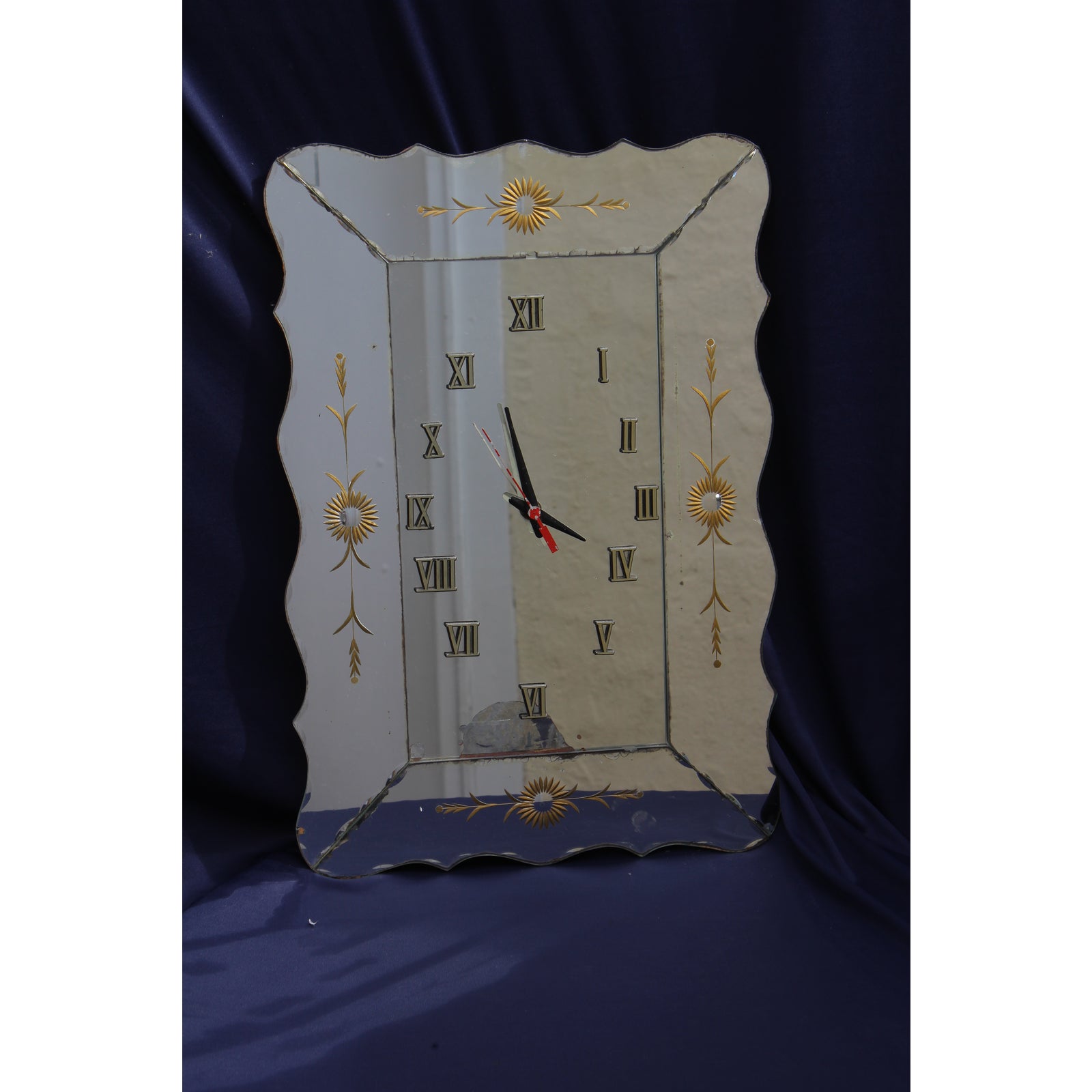 mid-20th-c-italian-or-american-hollywood-regency-mirrored-glass-and-guiled-wall-clock-0438