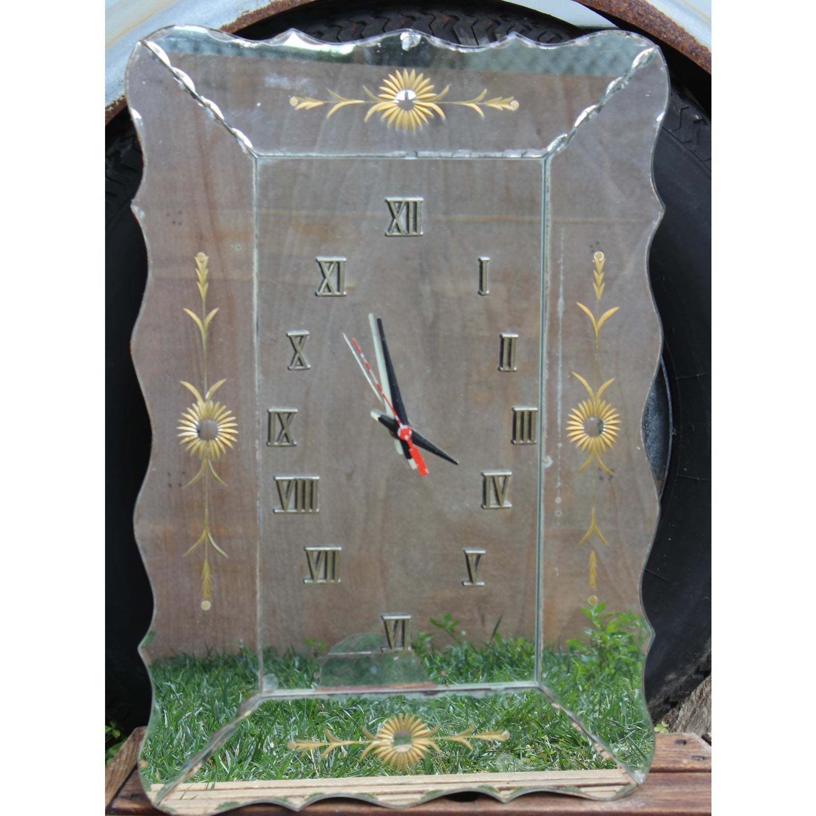 mid-20th-c-italian-or-american-hollywood-regency-mirrored-glass-and-guiled-wall-clock-0507