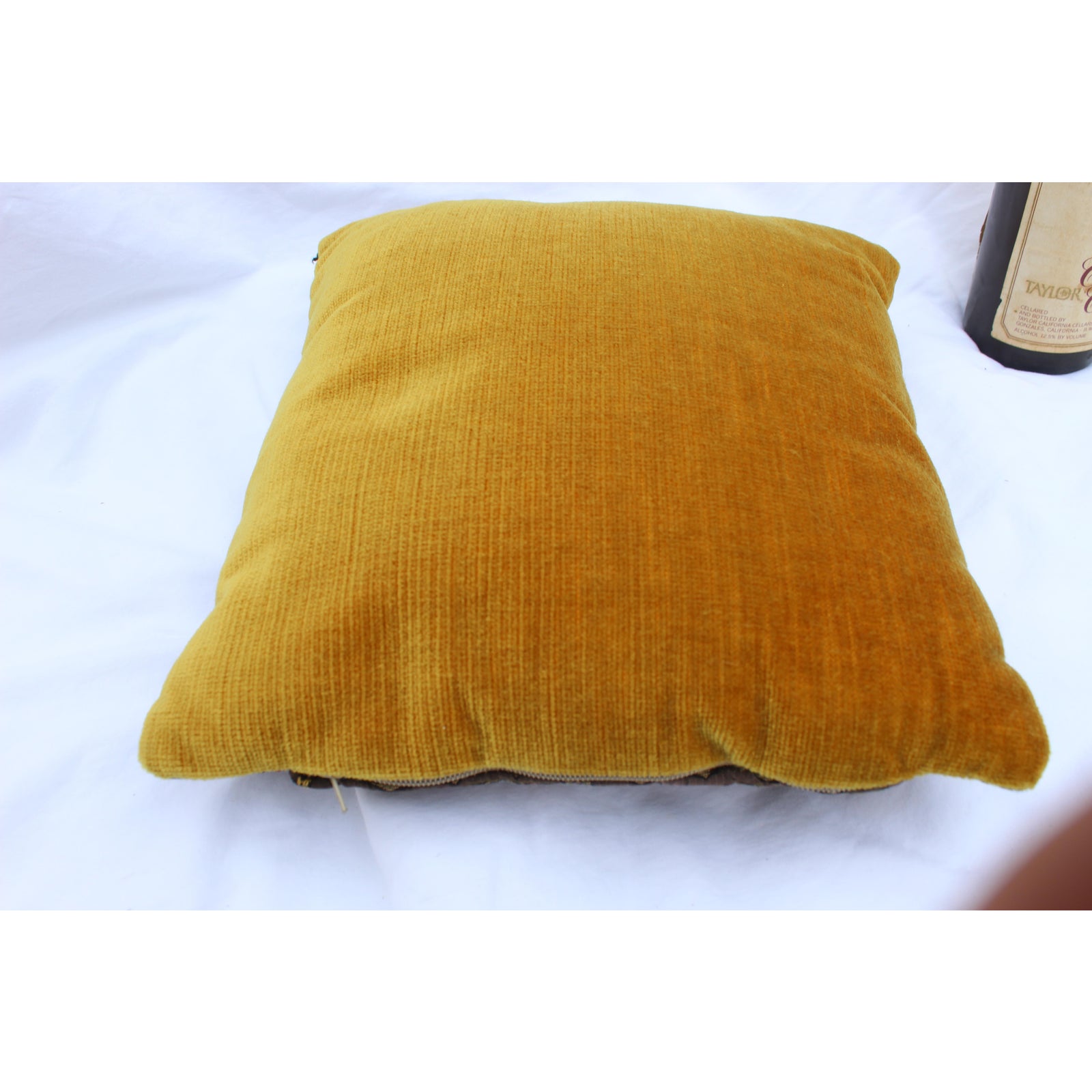 20th-century-renaissance-style-firm-support-pillow-4489