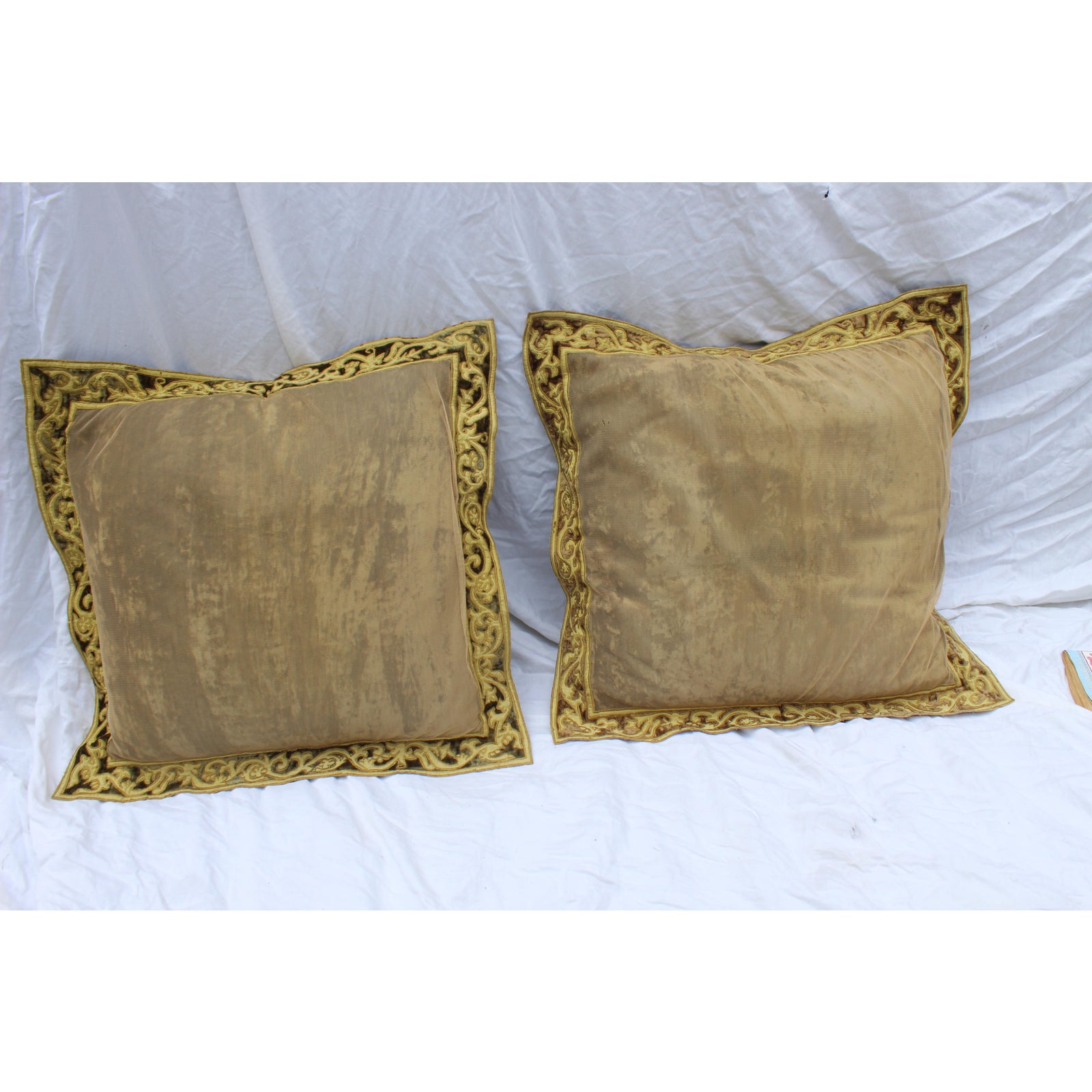 english-country-crushed-velvet-down-pillows-a-pair-2553