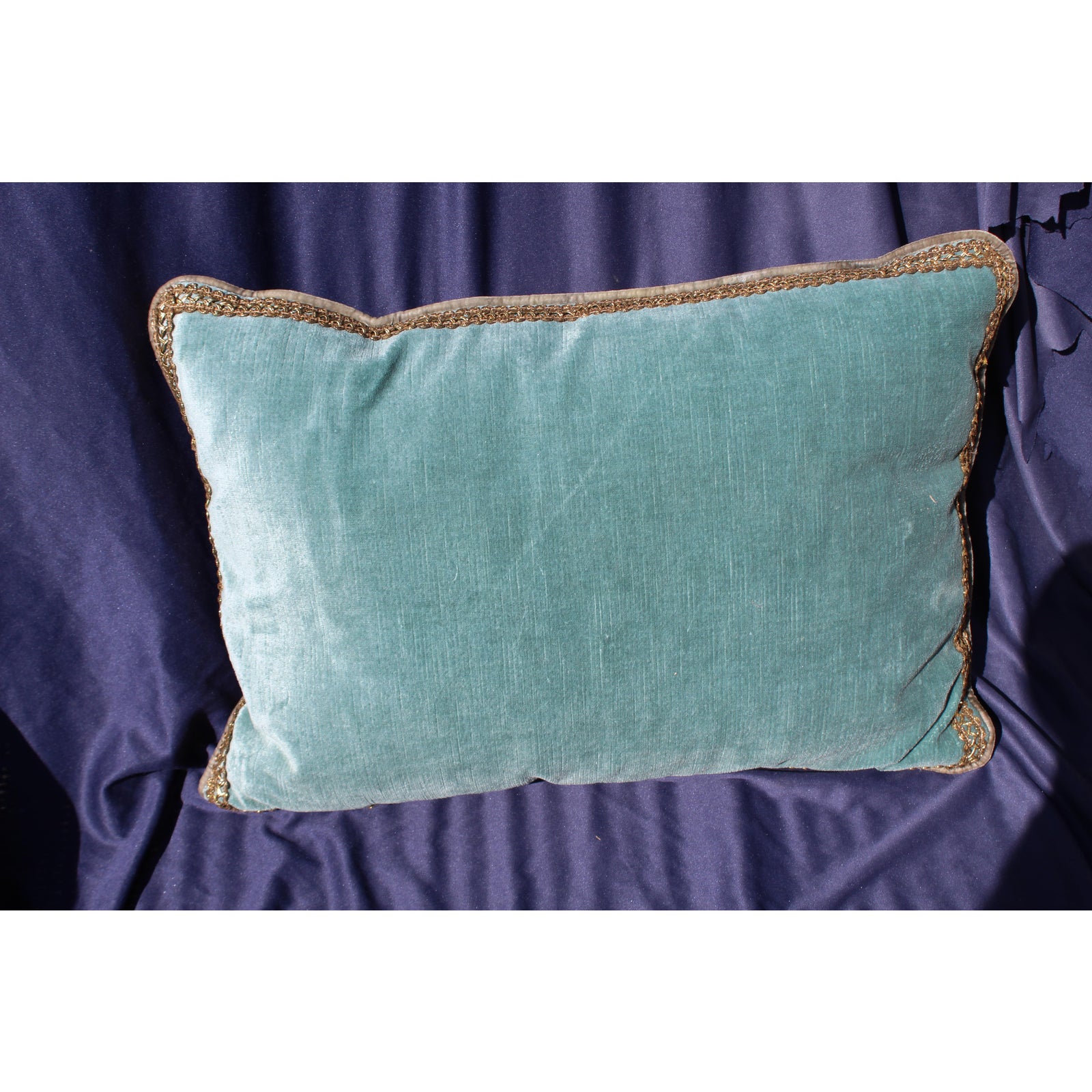 late-20th-century-blue-silk-velvet-chair-cushion-8320