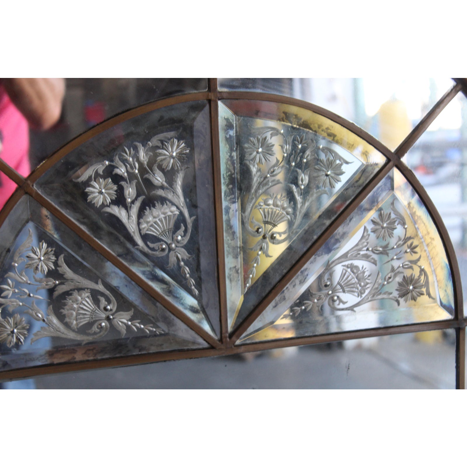 venetian-arched-windowpane-mirror-0738