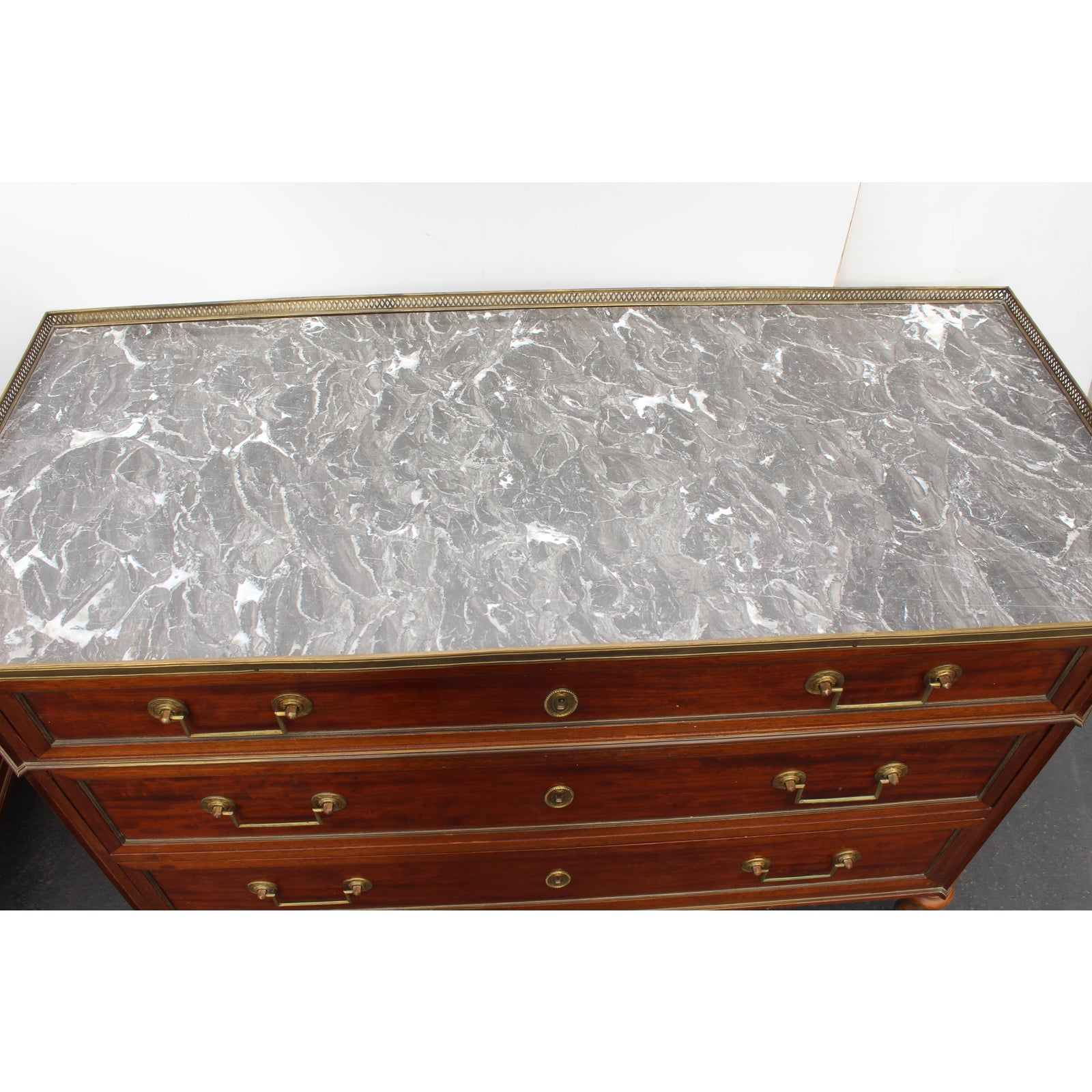 early-20th-centurydirectoire-style-french-chest-of-drawers-with-marble-tops-a-pair-8715