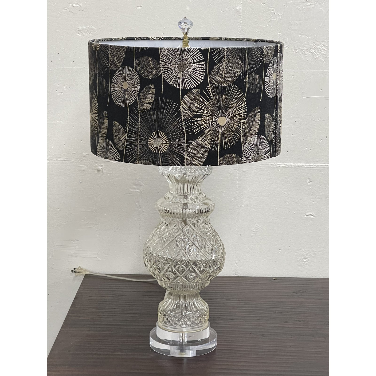 mid-century-pineapple-formed-glass-lamp-1410