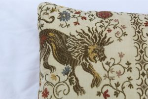 20th-century-renaissance-style-support-pillow-4031