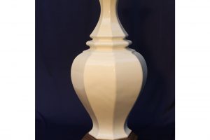 blanc-du-chin-octangular-hollywood-regency-lamp-9814