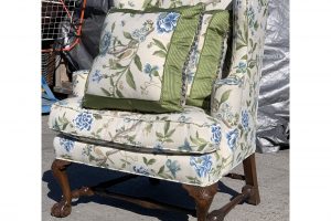 english-style-traditional-wingback-chair-floral-motif-9128